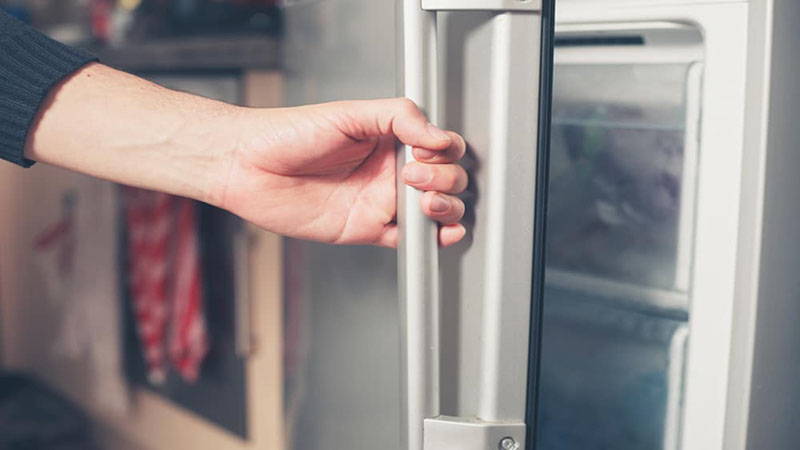 علت بسته نشدن درب یخچال ساید