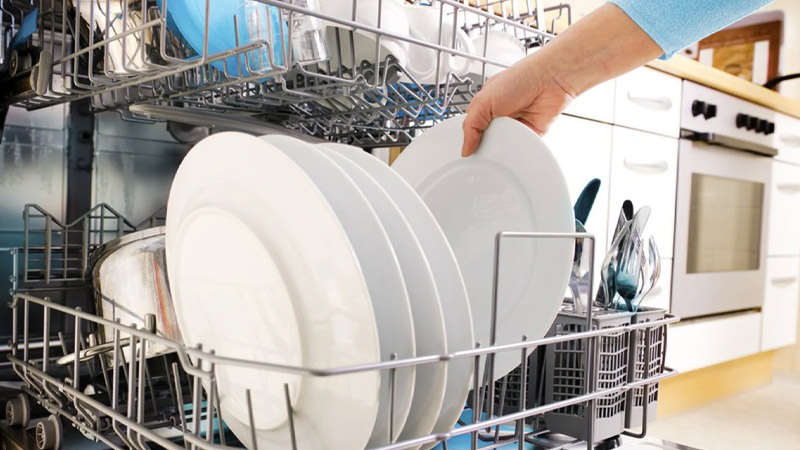ظروف چینی از ظروف مجاز برای شستشو در ماشین ظرفشویی هستند.