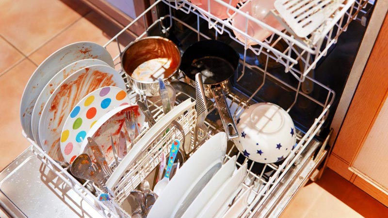 تنظیمات اشتباهی موجب کثیف شستن ظروف می شود.